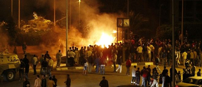 Affrontements entre chretiens coptes et musulmans dans les rues de la capitale egyptienne mardi soir.