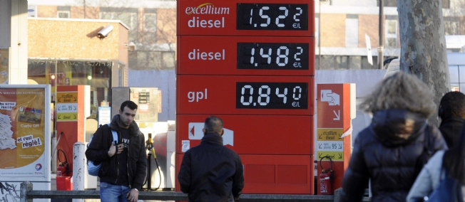 Les prix de l'essence atteignent un nouveau record historique en France