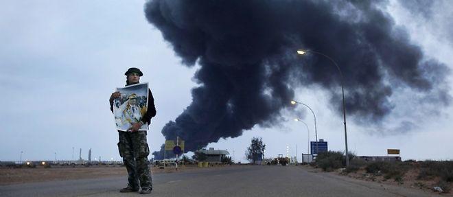 Les forces du colonel Kadhafi avancent vers la ville strategique de Benghazi.