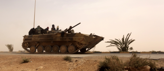 Les forces de Kadhafi se rapprochent de Benghazi