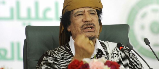 Muammar Kadhafi lors d'un discours devant ses partisans le 2 mars a Tripoli.