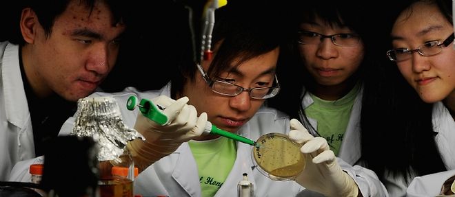 La Chine est passee du sixieme au deuxieme rang mondial au classement du nombre de publications scientifiques.