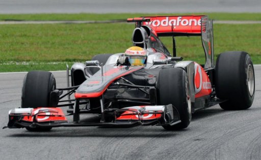 Le Britannique Lewis Hamilton (McLaren-Mercedes) a realise le meilleur temps de la troisieme seance d'essais libres du Grand Prix de Malaisie, 2e epreuve du Championnat du monde de Formule 1, samedi sur le circuit de Sepang