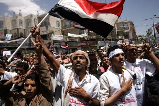 Des milliers de Yemenites en colere ont manifeste samedi a Taez, au sud de Sanaa, pour protester contre les tirs des forces de l'ordre qui ont fait vendredi quatre morts et 116 blesses parmi les manifestants demandant le depart du president Ali Abdallah Saleh.