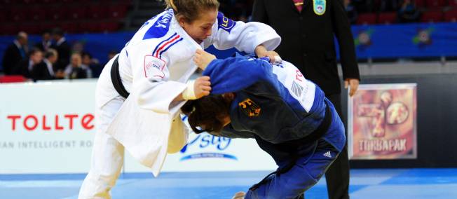 Judo : l'&eacute;quipe de France f&eacute;minine d&eacute;croche l'or
