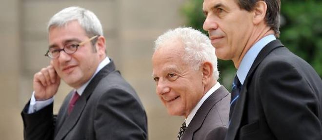 Emmanuel Hoog, Marin Karmitz et Laurent Bayle, membres du Conseil de la creation artistique, lors de la premiere reunion du conseil avec Nicolas Sarkozy.