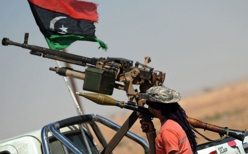 Le conflit libyen a deja fait des milliers de morts, selon le procureur de la Cour penale internationale, Luis Moreno-Ocampo, qui compte demander trois mandats d'arret pour des crimes contre l'humanite