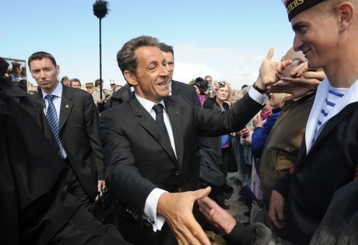 Quatre ans apres l'"hyperpresidentialisation", le mandat de Nicolas Sarkozy a l'Elysee a tourne a "la mise sous tutelle de l'Etat au service d'un clan", a juge dimanche le depute PS Jean-Marie Le Guen.