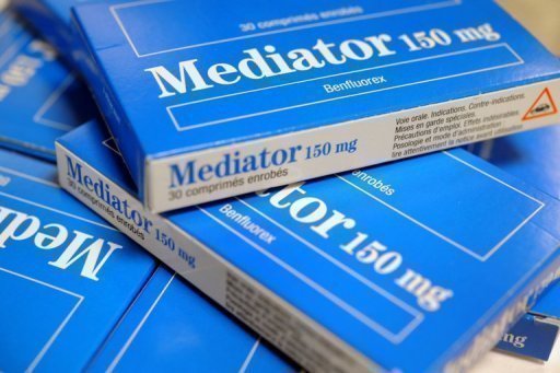 Le ministre de la Sante, Xavier Bertrand, a assure dimanche sur France 5 que "les medecins ne seront pas les payeurs" dans l'indemnisation des victimes du Mediator, mettant en cause une information du Figaro.