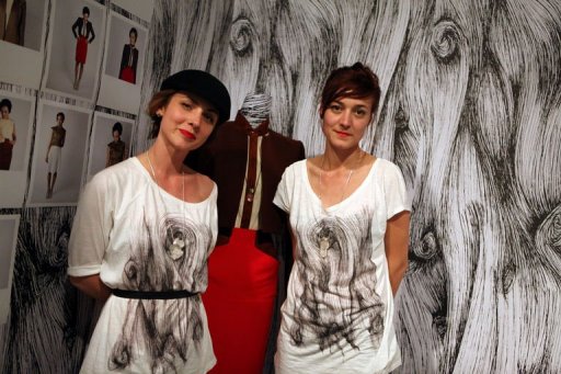 Un duo de jeunes stylistes parisiennes, Juliette Zakowetz et Aela Lehmann, a remporte dimanche le grand prix pret-a-porter Femme du Festival des jeunes createurs de Dinard