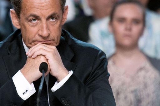 Nicolas Sarkozy serait elimine au 1er tour si la presidentielle avait lieu dimanche avec Dominique Strauss-Kahn comme rival socialiste, arrivant avec 16% des voix derriere DSK (23%) et la presidente du FN Marine Le Pen (17%), selon un sondage LH2 pour Yahoo!.