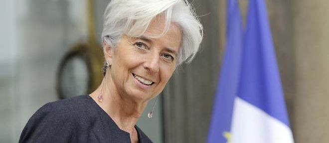 Christine Lagarde souligne que les bonus verses par les banques francaises ont diminue a la fois en valeur absolue et en proportion des resultats des activites de marche et de financement. 