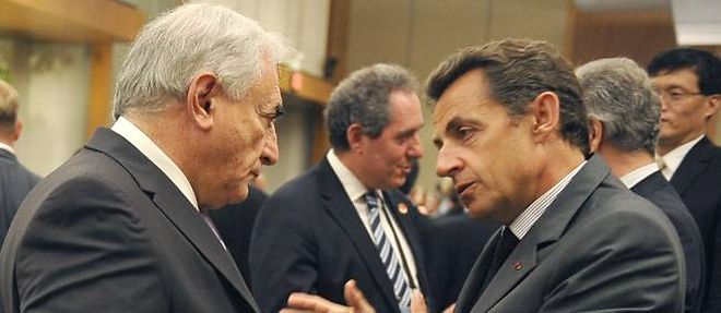 Nicolas Sarkozy et Dominique Strauss-Kahn, lors d'un sommet du G20, a Ontario, le 27 juin 2010. 