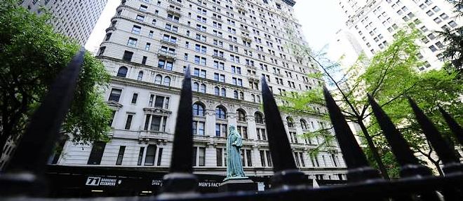 La residence ou se trouve DSK a New York est devenue un lieu d'attraction touristique.