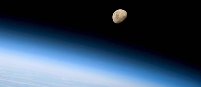 Selon une decouverte de chercheurs americains, la Lune et la Terre auraient une histoire commune. 