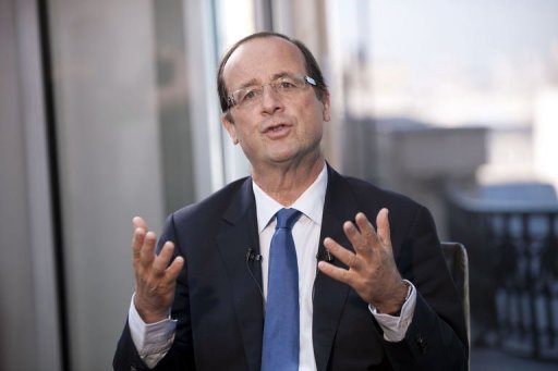 Francois Hollande, candidat declare a la primaire PS, s'est dit lundi favorable a une reflexion a l'echelle de l'Europe sur la depenalisation du cannabis, alors qu'aux Etats-Unis un rapport officiel vient de faire le constat de l'echec du combat mondial contre la drogue.