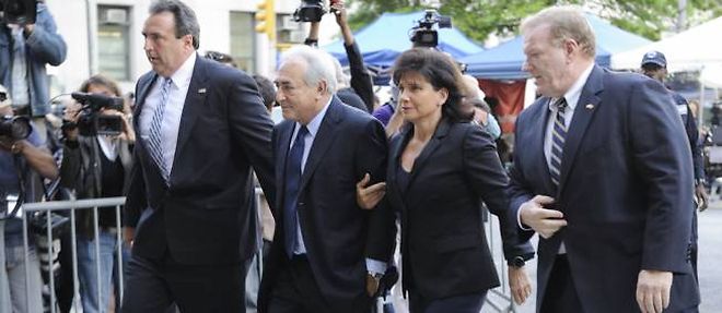 Dominique Strauss-Kahn est accuse de crimes sexuels.