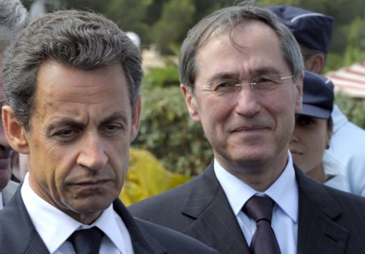 Le ministre de l'Interieur, Claude Gueant, dit n'avoir "aucun doute" sur la reelection de Nicolas Sarkozy en 2012 et balaie les sondages mediocres en faisant valoir que "la presidentielle n'est pas un councours de popularite" mais "d'aptitude".
