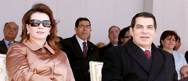Outre les 35 ans de prison, l'ex-dirigeant tunisien et son epouse Leila Trabelsi ecopent de 2 amendes de 50 millions de dinars (25 millions d'euros) et 41 millions de dinars (20,5 millions d'euros). 