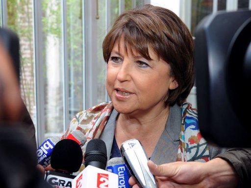 Martine Aubry, candidate a la primaire socialiste pour 2012, a declare dimanche que "personne n'osera opposer un quelconque calendrier" a Dominique Strauss-Kahn s'il decidait d'etre lui aussi candidat.