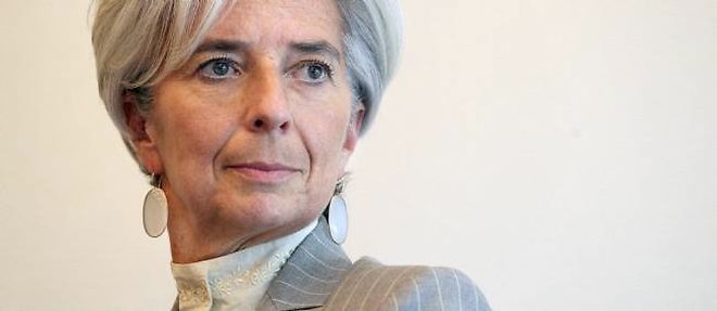 Christine Lagarde change de cote a la table des negociations sur la Grece.
