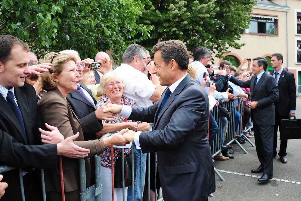 Jeudi 7 juillet : les bains de foule agités de Sarkozy