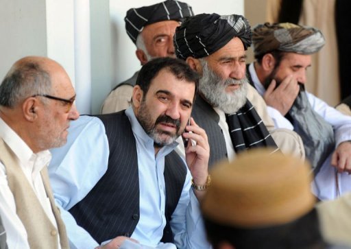 Ahmed Wali Karzai, demi-frere du president afghan Hamid Karzai et personnage controverse et homme fort du sud du pays, a ete tue mardi chez lui a Kandahar, un assassinat aussitot revendique par les rebelles talibans.