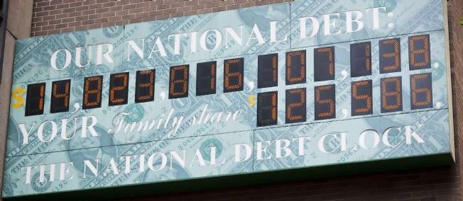 Le compteur de la dette americaine defile a grande vitesse. Il culmine a plus de 14 800 milliards de dollars.