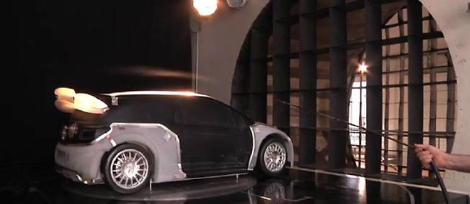 Une maquette de la Citroen DS3 de Sebastien Loeb est testee dans la soufflerie.