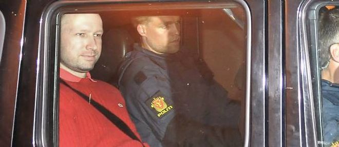 Anders Breivik est accuse d'avoir tue 77 personnes vendredi 22 juillet en Norvege.