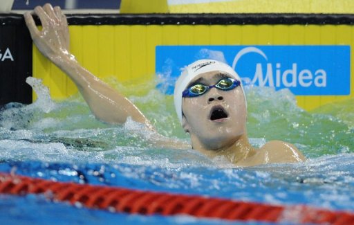 Le Chinois Sun Yang, 19 ans, a reussi un exploit sensationnel en battant en 14 min 34 sec 14/100e le plus vieux record de la natation mondiale, pour devenir champion du monde du 1500 m nage libre, lors des Mondiaux-2011 dimanche a Shanghai.
