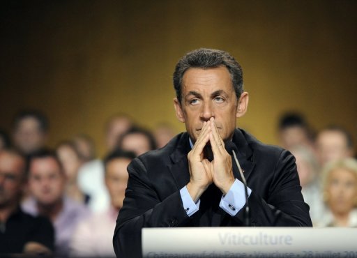 Dette: Sarkozy mobilis&eacute;, mais sans ostentation face &agrave; la f&eacute;brilit&eacute; des march&eacute;s