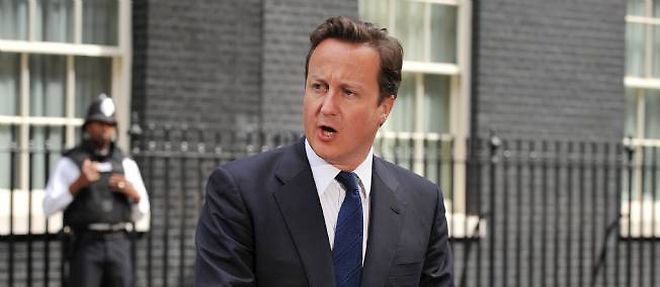 Le Premier ministre britannique David Cameron a reuni une session extraordinaire au Parlement.
