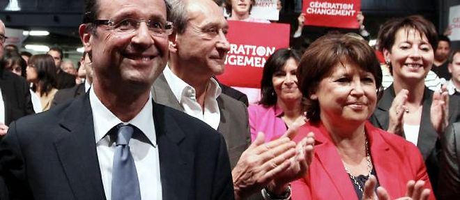 Francois Hollande et Martine Aubry, les deux principaux candidats a la primaire du Parti socialiste, sont particulierement vises.