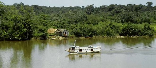 La vitesse des eaux de l'Amazone est superieure a celle du fleuve souterrain.