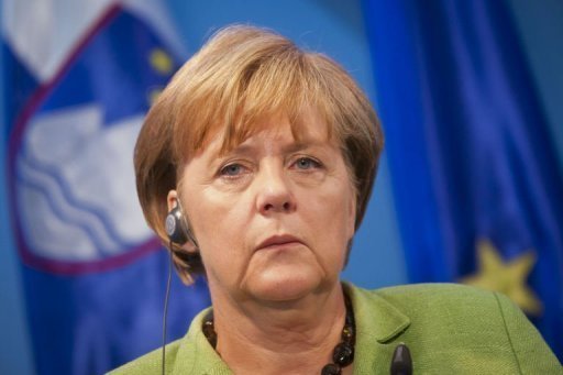Les conservateurs d'Angela Merkel ont recule a leur plus bas historique dimanche dans le Land de la chanceliere lors d'une election regionale, mais ils pourraient continuer a gouverner avec les sociaux-democrates qui confortent leur premiere place