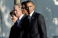 Barack Obama, George W. Bush et leurs epouses respectives, dimanche 11 septembre a New York (C)Justin Lane