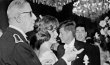 Jackie Kennedy, plong&eacute;e fascinante dans la Maison Blanche des ann&eacute;es 60