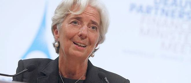 La patronne du FMI a rappele que la Grece avait le devoir de continuer a abaisser son deficit budgetaire et de reformer son economie.