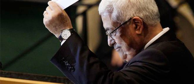 Mahmoud Abbas brandit son discours : il a demande aujourd'hui l'adhesion d'un Etat palestinien a l'ONU. 