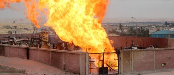 Fuite de gaz lors de la premiere attaque du gazoduc en fevrier 2011. 