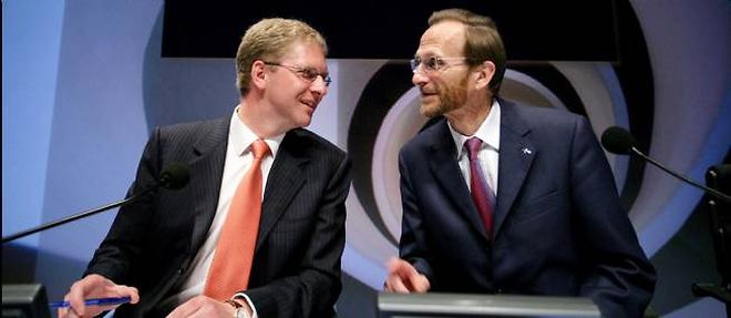 Le 9 mai 2007, Axel Miller et Pierre Richard, a l'assemblee extraordinaire des actionnaires de Dexia. 