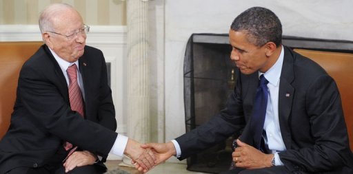 Le president americain Barack Obama s'est dit vendredi "profondement rassure par les progres" de la transition democratique en Tunisie, en recevant le Premier ministre Beji Caid Essebsi, premier dirigeant de l'apres-"printemps arabe" a avoir les honneurs du Bureau ovale.