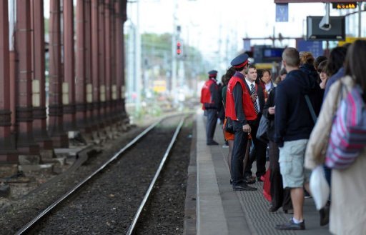 Le trafic ferroviaire sur l'ensemble du reseau etait "tres proche de la normale" samedi matin, a indique a l'AFP le service de presse de la SNCF en precisant que tout reviendrait "a la normale en fin de matinee".