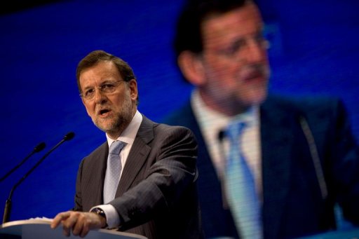 Le candidat du Parti populaire espagnol (PP, droite) Mariano Rajoy, favori pour les legislatives du 20 novembre, a promis samedi de l'"austerite" face a la crise, se disant aussi "preoccupe" par le chomage record qui touche l'Espagne.