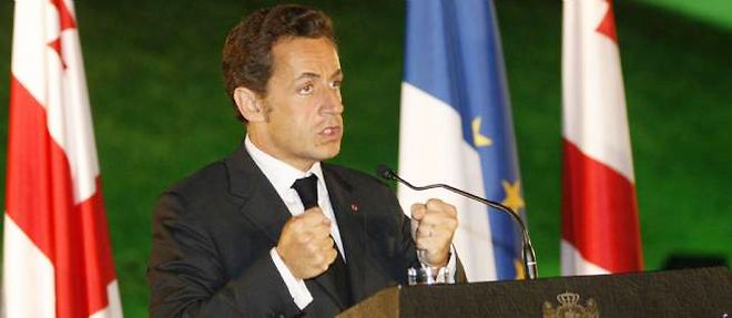 Vendredi, Nicolas Sarkozy a fermement rappele Moscou a ses engagements et denonce ses "menaces et intimidations" contre la Georgie.