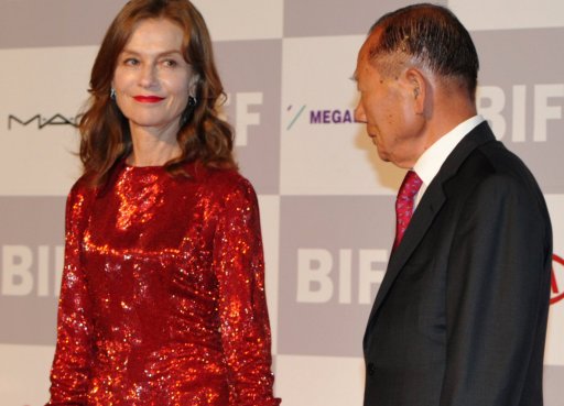 L'actrice francaise Isabelle Huppert estime que les nouveautes au cinema de ces vingt dernieres annees sont nees en Asie, a-t-elle declare cette semaine lors du Festival de cinema de Busan.