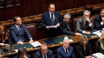 Italie - Berlusconi contraint de demander la confiance du Parlement