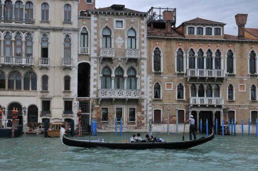 Nee a Venise, la musique baroque etait jouee partout dans le monde sauf sur les bords du Grand Canal : un paradoxe auquel des mecenes principalement francais ont decide de mettre fin en financant l'installation d'un Centre de musique baroque dans la Cite des Doges.