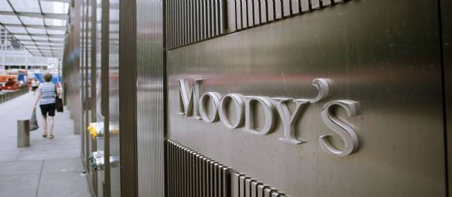 Moody's abaisse de deux crans la note espagnole